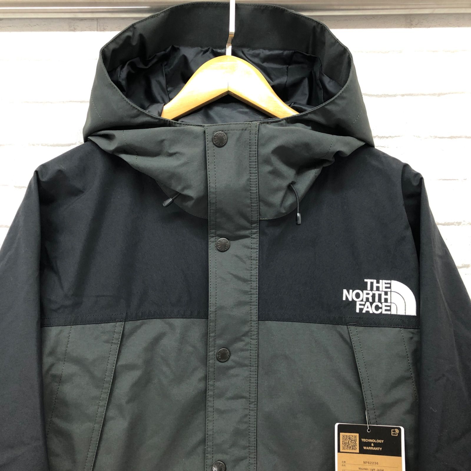 The North Face ザ ノースフェイス Mountain Light Jacket