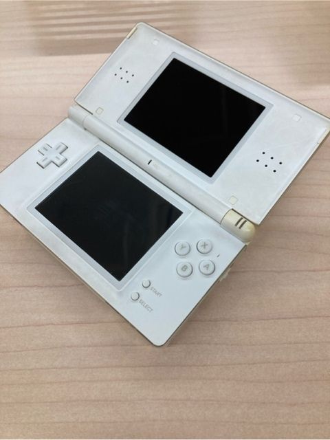 04.0001 通電確認済 DSIライト Lite本体ホワイト 任天堂 送料