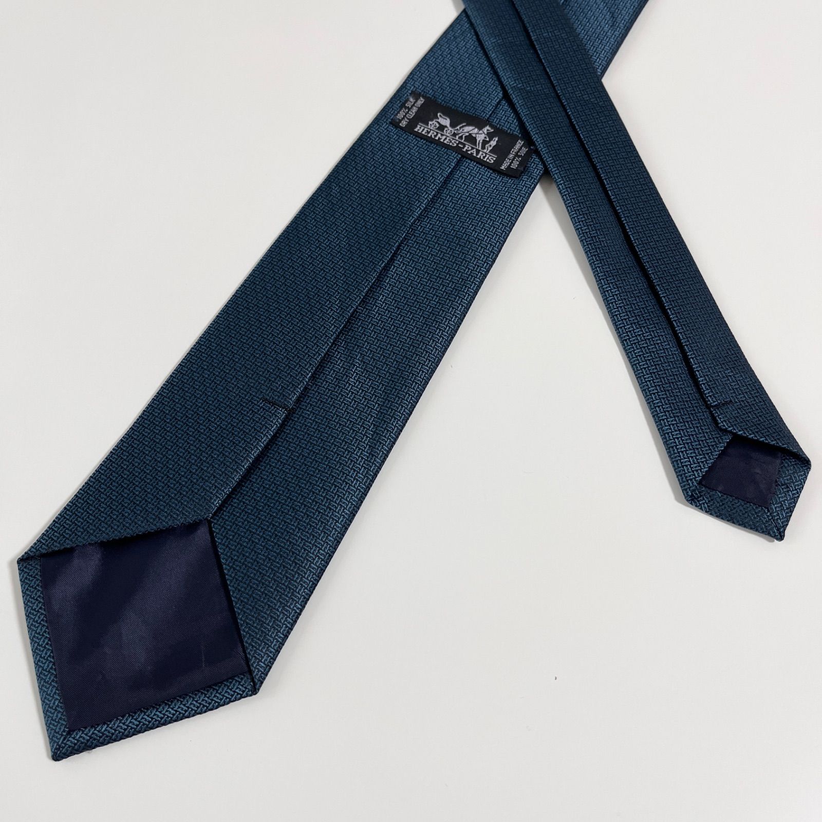 HERMES ネクタイ スカーフ柄 ダークグリーン 美品 HERMES エルメス ネクタイ シルク100% ダークグリーン系 H