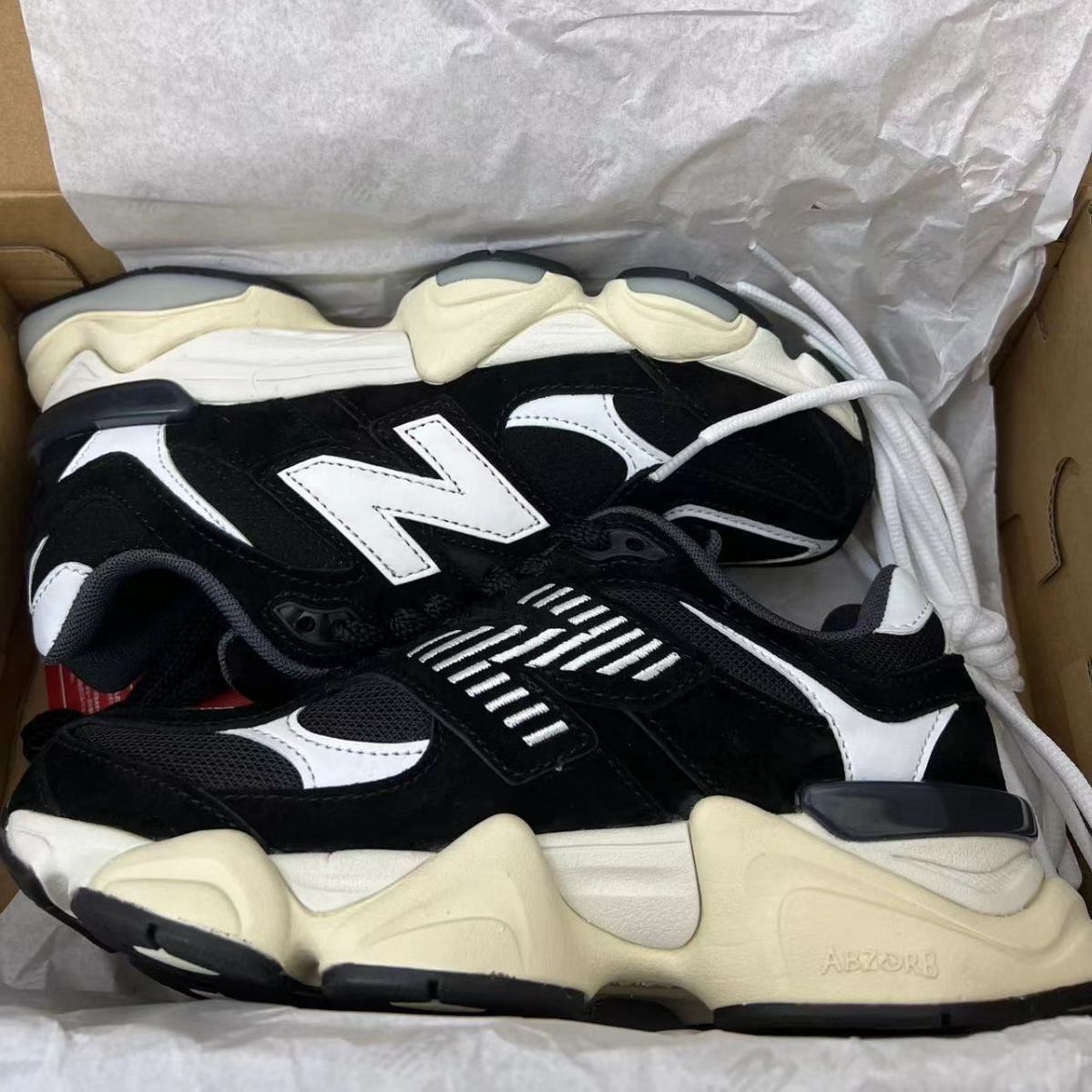 新品未使用 ニューバランス New Balance NB 9060 スニーカー