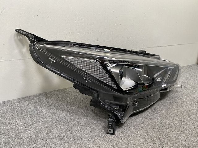 ティーリーフ リーフ/LEAF ZE1 純正 右 ヘッドライト/ランプ LED レベライザー 刻印P