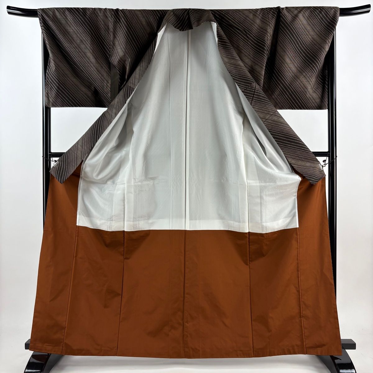 大島紬 身丈165cm 裄丈69cm L 袷 純泥染 証紙 斜縞 焦茶色 正絹 美品  