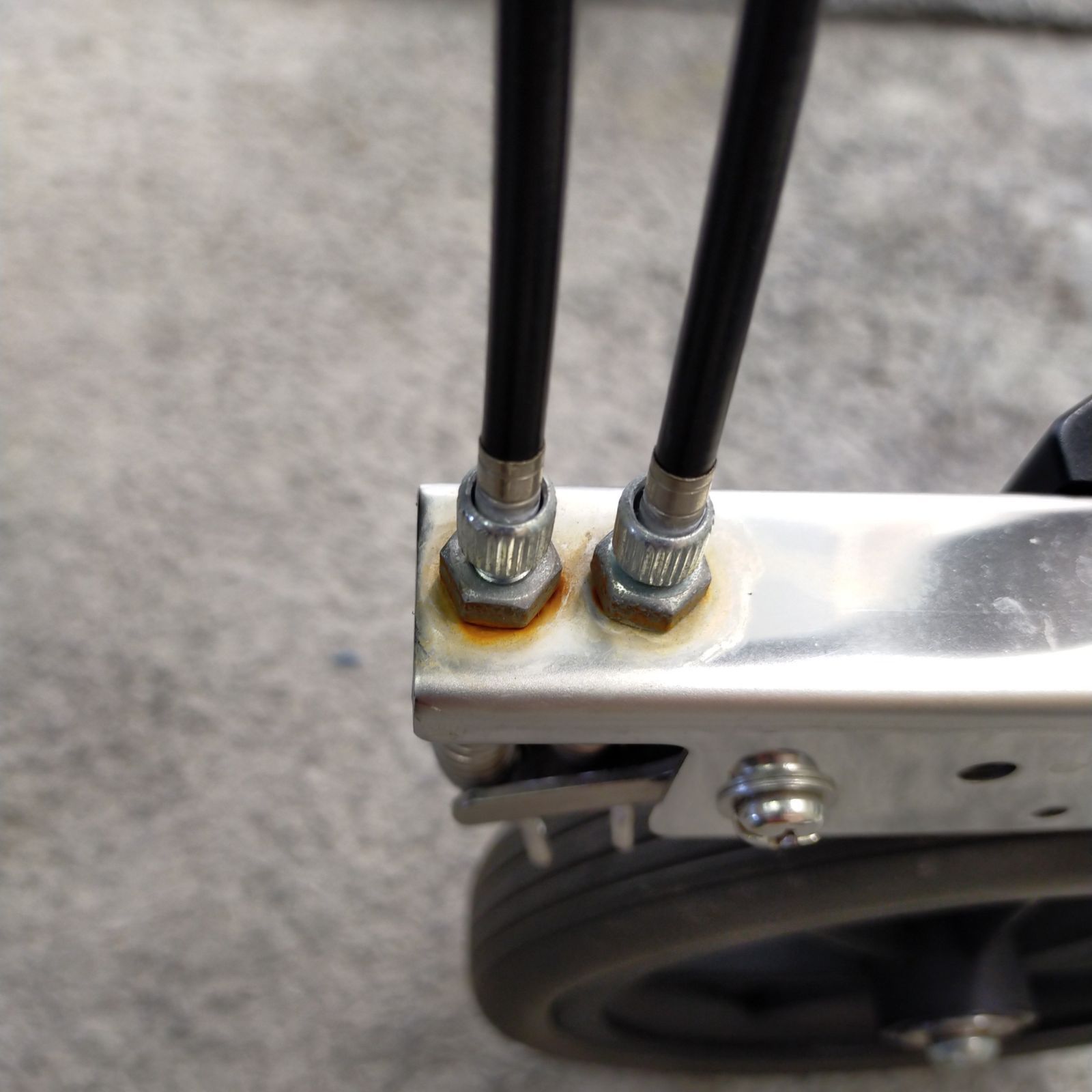 HK-5047)ウェルパートナーズ ラビット WA-2 前腕支持型 歩行補助