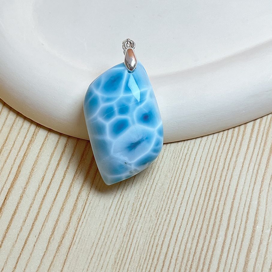 上品 EU製 ラリマーペンダントプレゼント パワーストーン 天然石 お守り プレゼント約36.1 20.8 11.6mm ZB9364