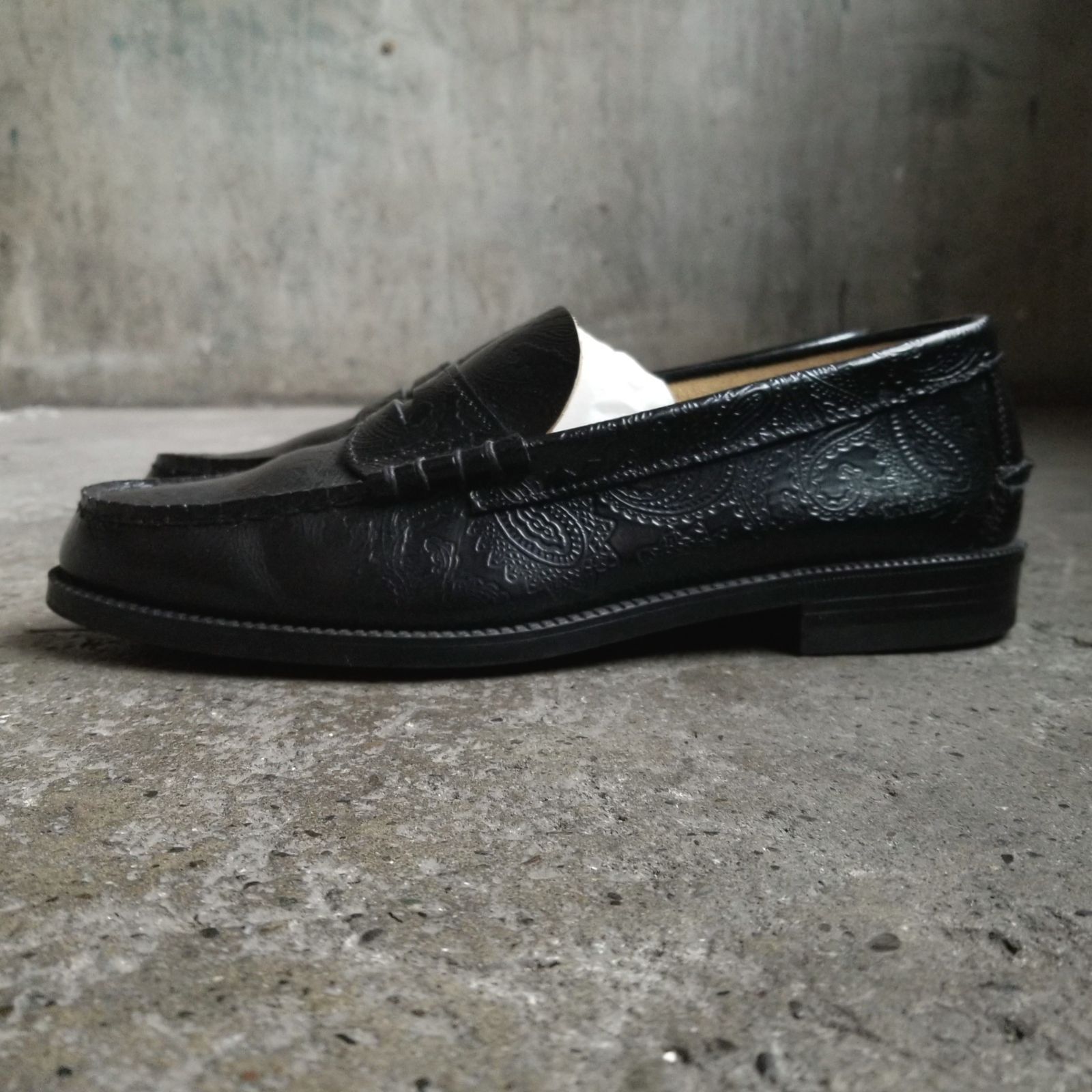 The Kenford FINESHOES EMBOSSED LOAFERS / BLACK PAISLEY 25.5