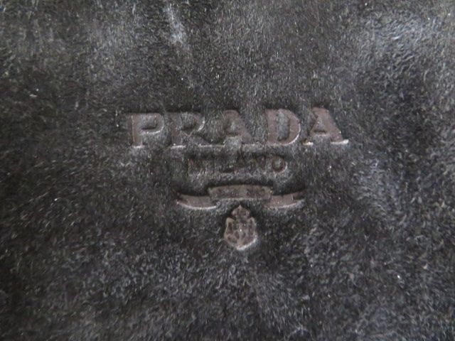 M01 PRADA プラダ ロゴ スエード チェーン ハンドバッグ ブラック/ゴールド