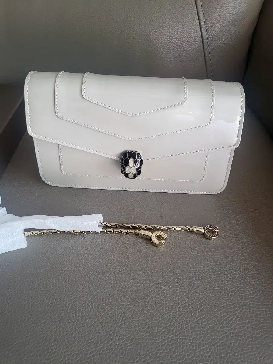 BVLGARI ブルガリ セルペンティ ショルダーバッグ