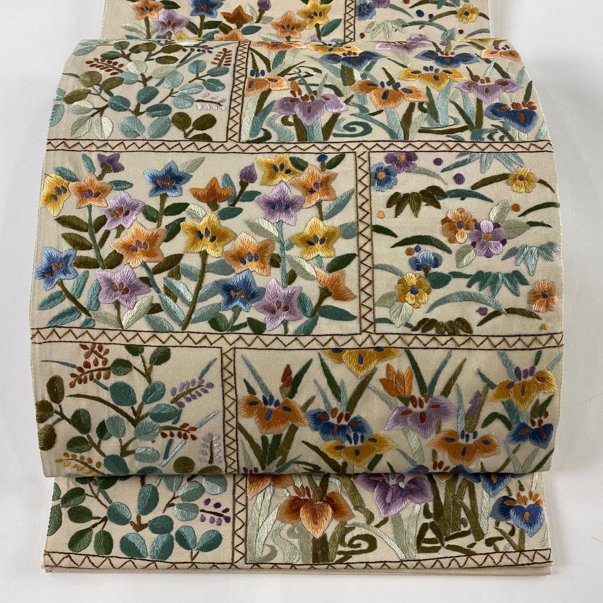 美品！袋帯 すずしい ベージュ フクロウと植物の刺繍