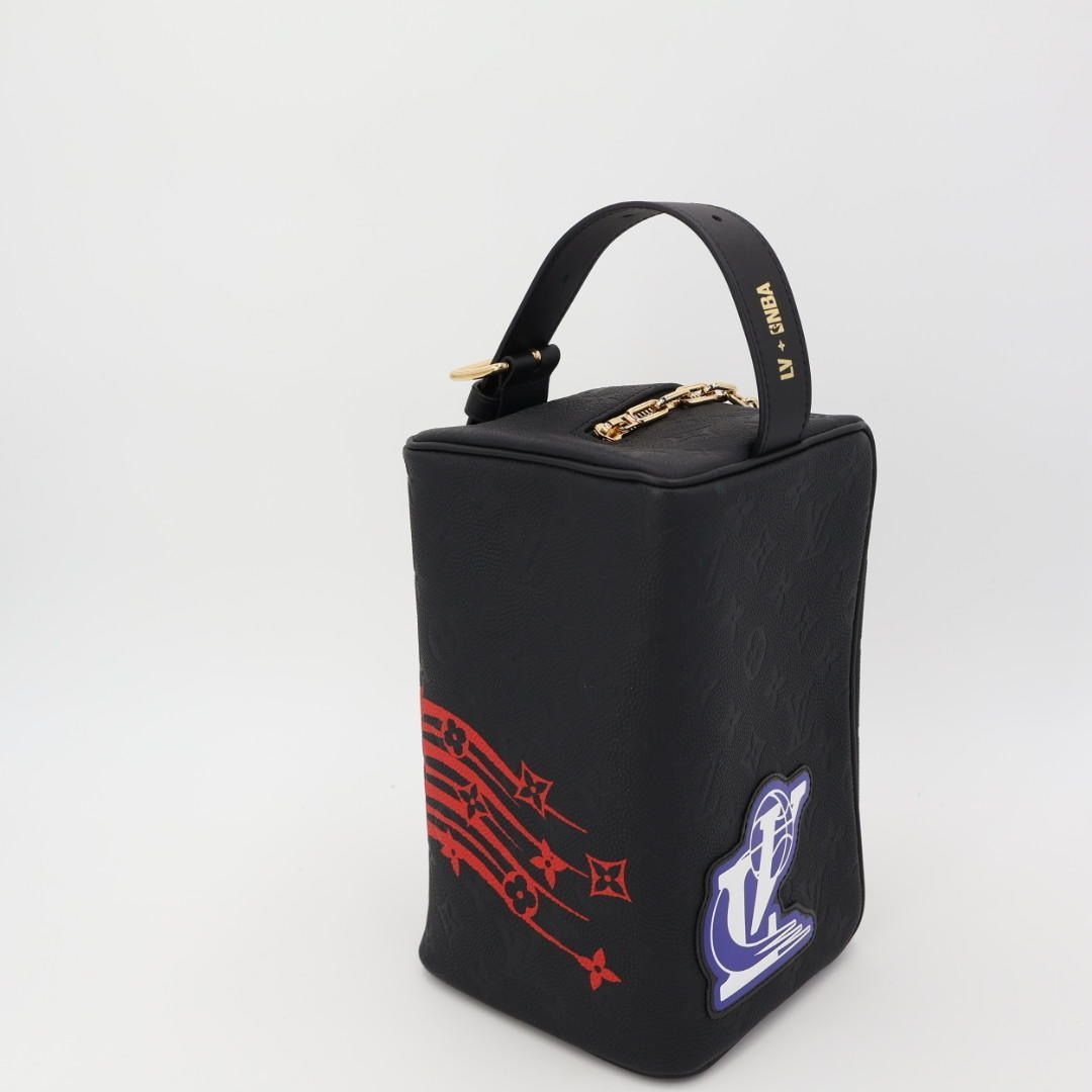 Louis Vuitton ブラック　ビジネスバッグ ルイヴィトン/ビジネスバッグ/カバビジネス/黒/トリヨンレザー