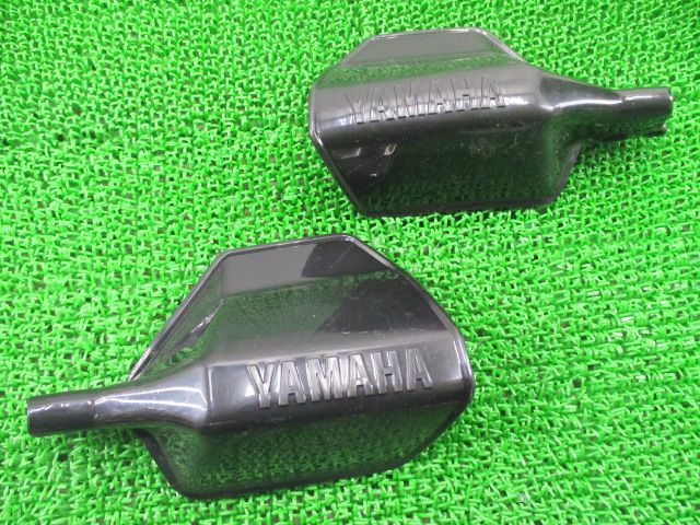 YBR125 ナックルガード 左右 黒 ヤマハ 純正 中古 バイク 部品 割れ欠け無し そのまま使える RE052 車検 Genuine