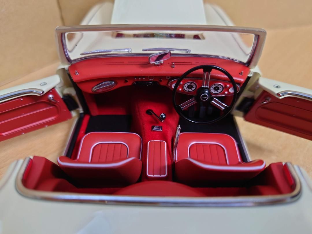 1/18 オースチンヒーレー3000 ホワイト Austin Healey 京商