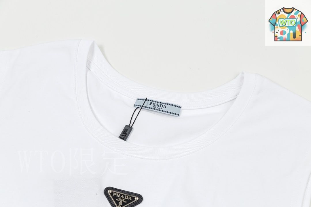 今日特価】PRADA プラダ Metal Triangle Logo ベスト - メルカリ