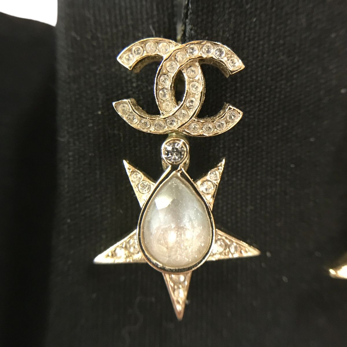 CHANEL シャネル ピアス レディース 両耳用 正規品 箱付き CHANEL シャネル ピアス レディース 両耳用 正規品 箱付き