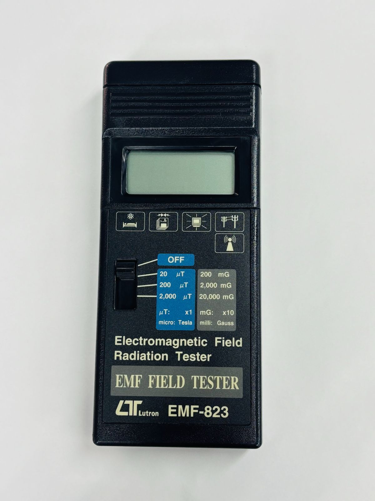 3.電磁波測定器 EMF-823