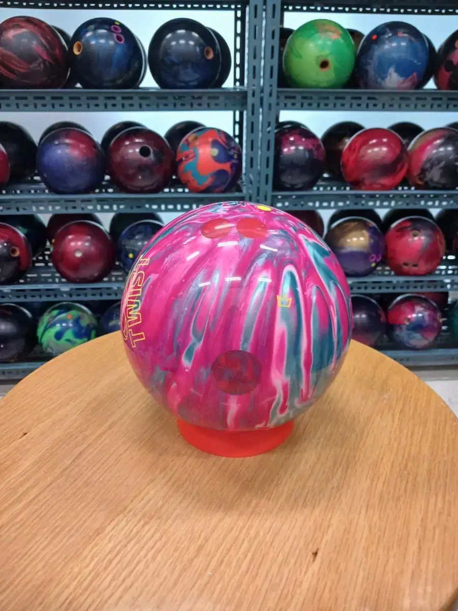 ボーリングボール ドンウォン 15p ツイスト