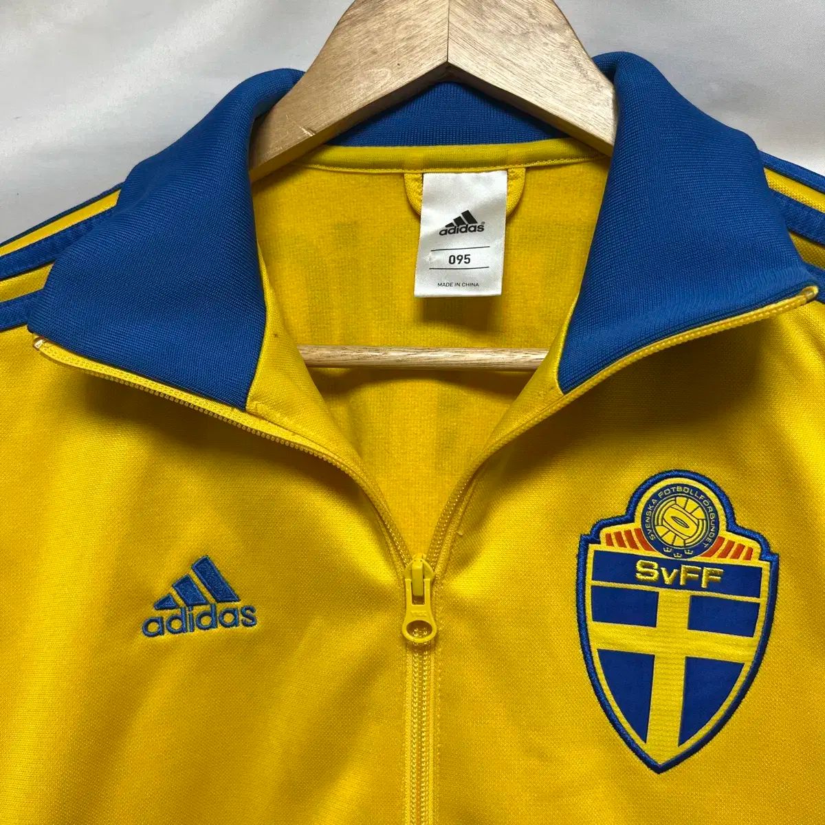 純正品/ 95 adidas(アディダス) スウェーデン人 サッカー 国代表