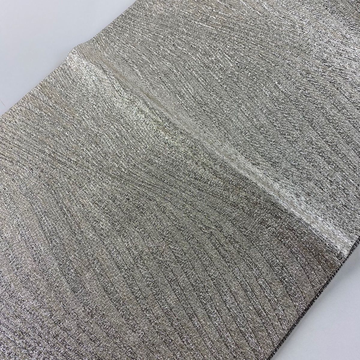 A17 袋帯 秀品 幾何学模様 箔 銀色 全通 銀色　正絹 袋帯 美品 名品 やまと 変わり市松 幾何学模様 銀糸 箔 灰色 六