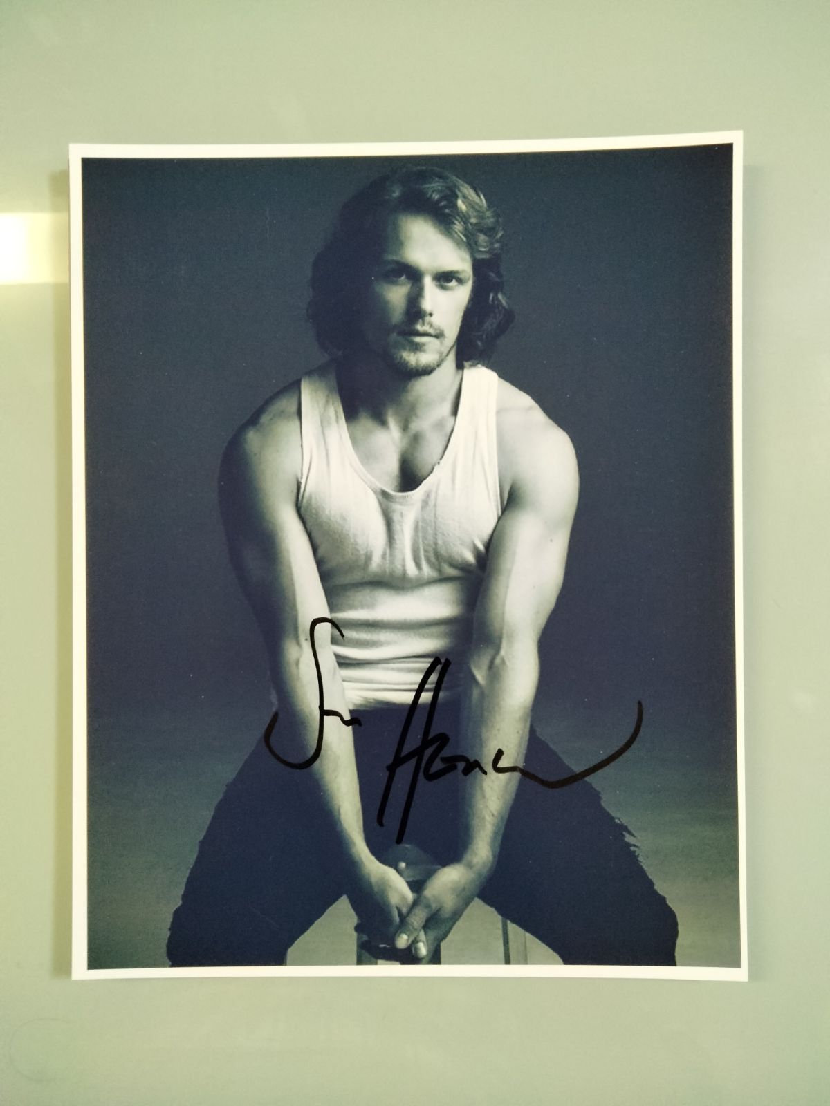 サム・ヒューアン直筆サイン入り超 大型写真…Sam Heughan