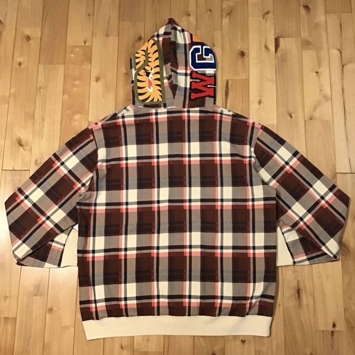 NFS 限定 APE BAPE KAWS ラブジェネシャークパーカーXL