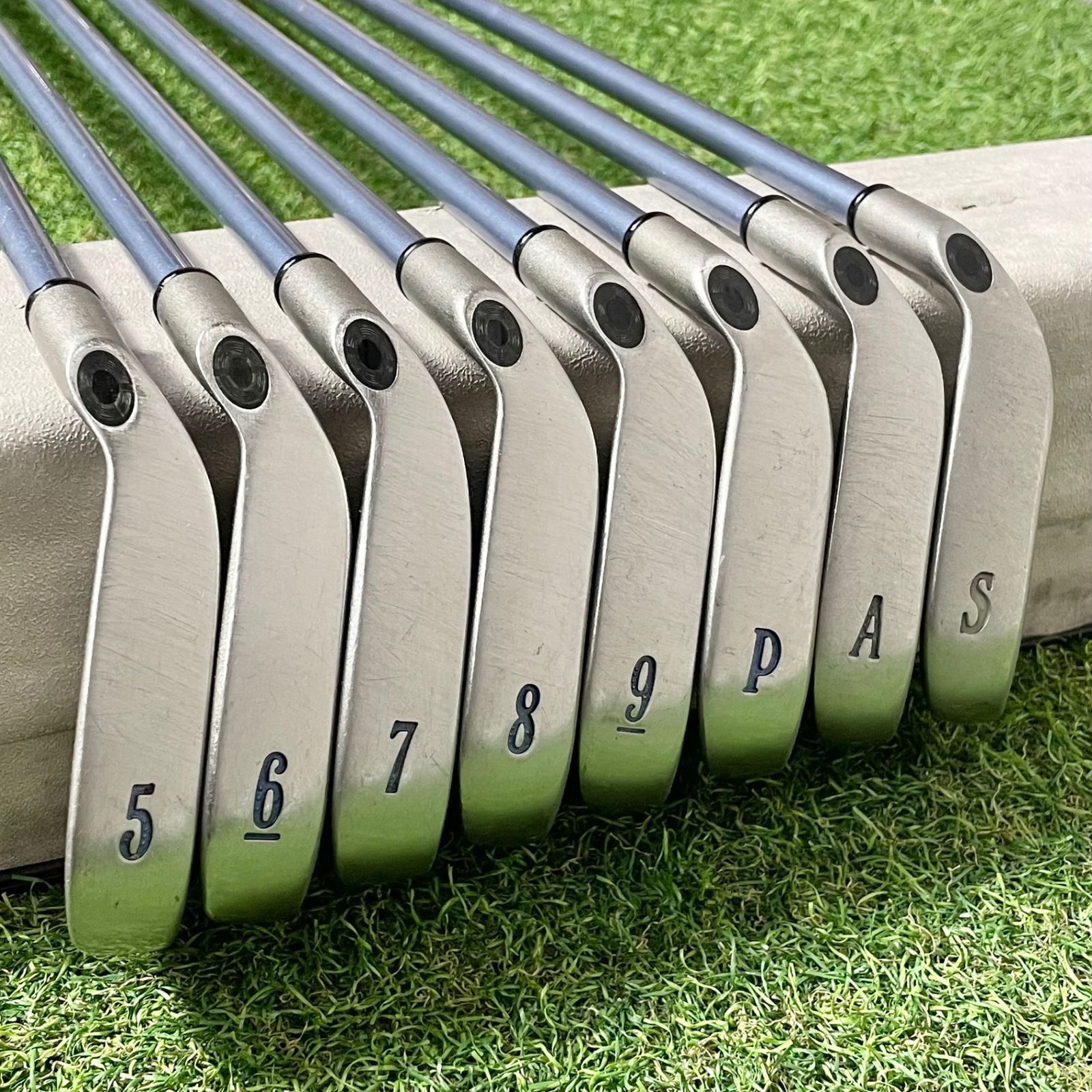 Callaway Golf - 【豪華8本】Callaway BIG BERTHA X-12 キャロウェイ ビッグバーサ アイアンセット 8本 レディース L 右 大人気モデル 簡単 優しい 豪華8本】Callaway BIG BERTHA X-12 アイアンセット 8本