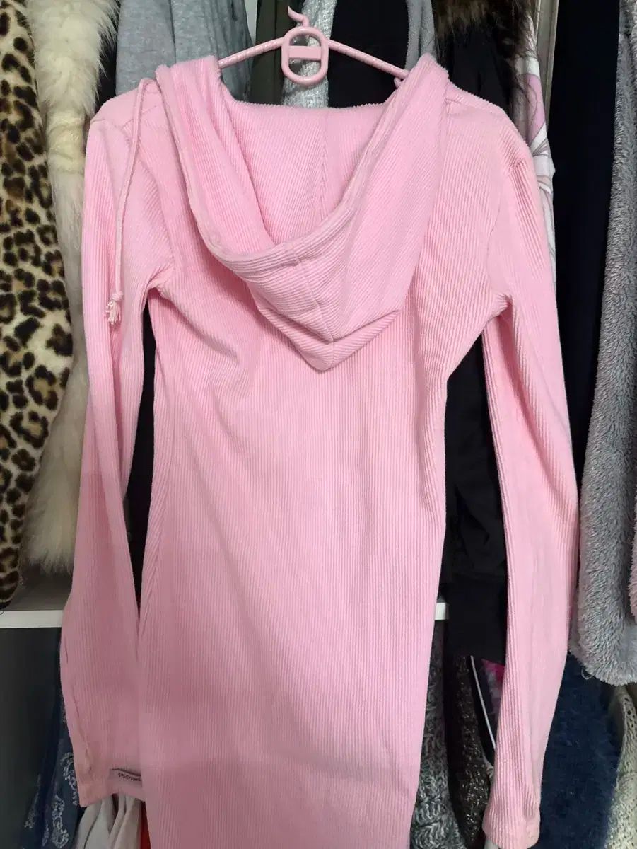 ピンク ワンピース