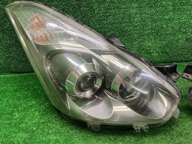 トヨタ ZNE10/14 ウィッシュ 後期 ヘッドライト左右 HID 68-13