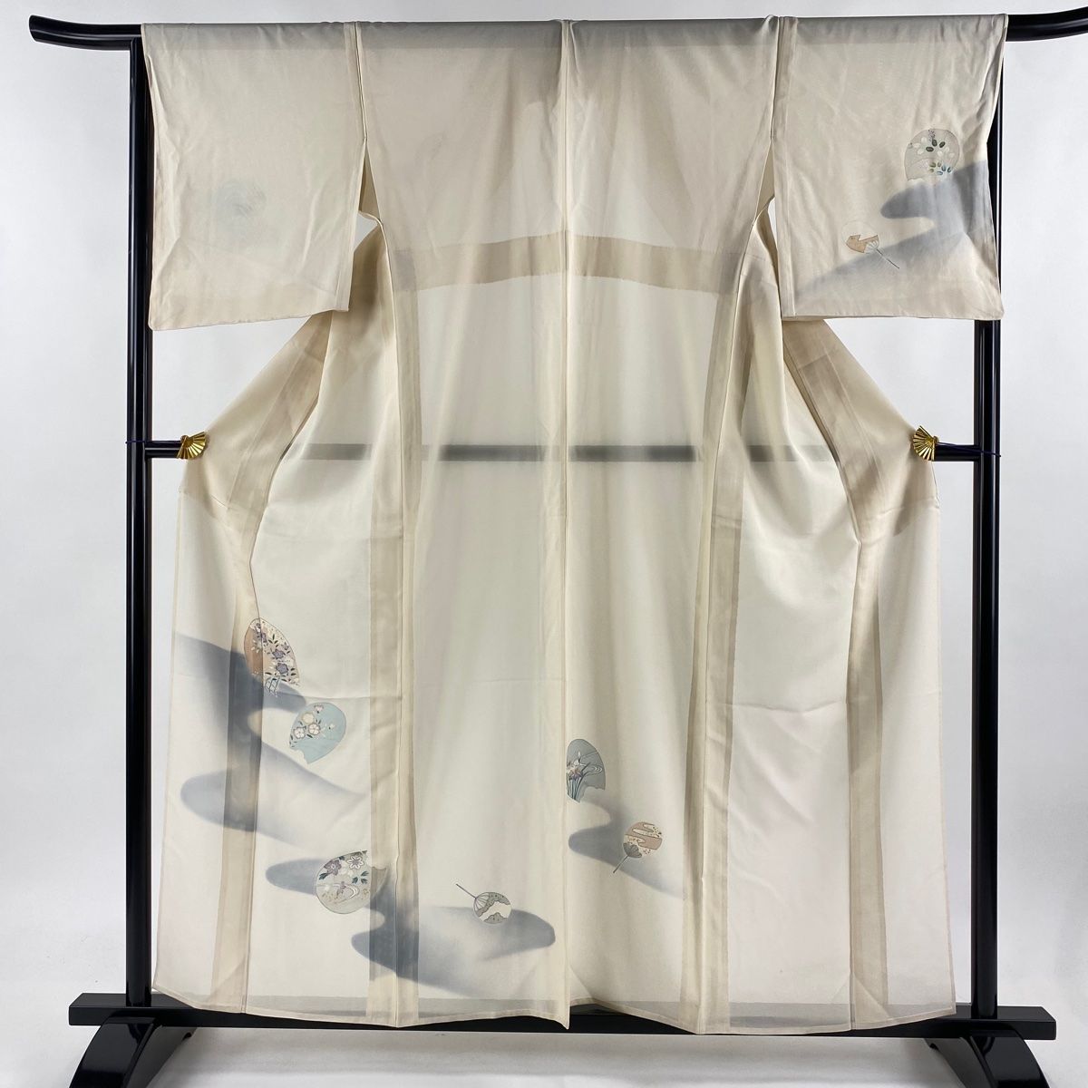 付下げ 身丈159cm 裄丈66cm M 薄物 絽 団扇 草花 金銀彩 クリーム 正絹  