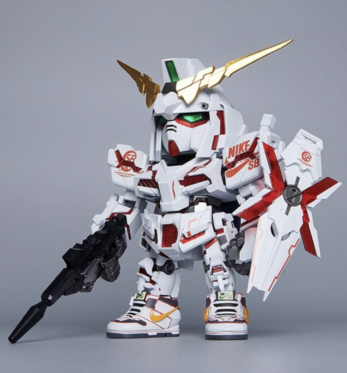 Nike x DUNK x SB ユニコーン ガンダム バンシィ 海外3550個 ナイキ SB x ユニコーンガンダム ダンク ハイとナイキ SB x
