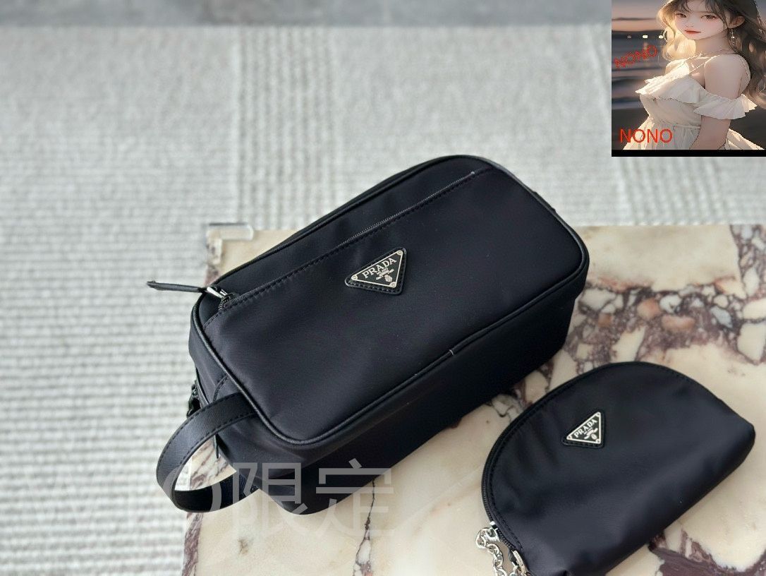PRADA プラダ　良品　ナイロン　ポーチ　ポシェット　ホーボー　バッグ 中古・古着通販】PRADA (プラダ) ナイロンアクセサリーポーチ