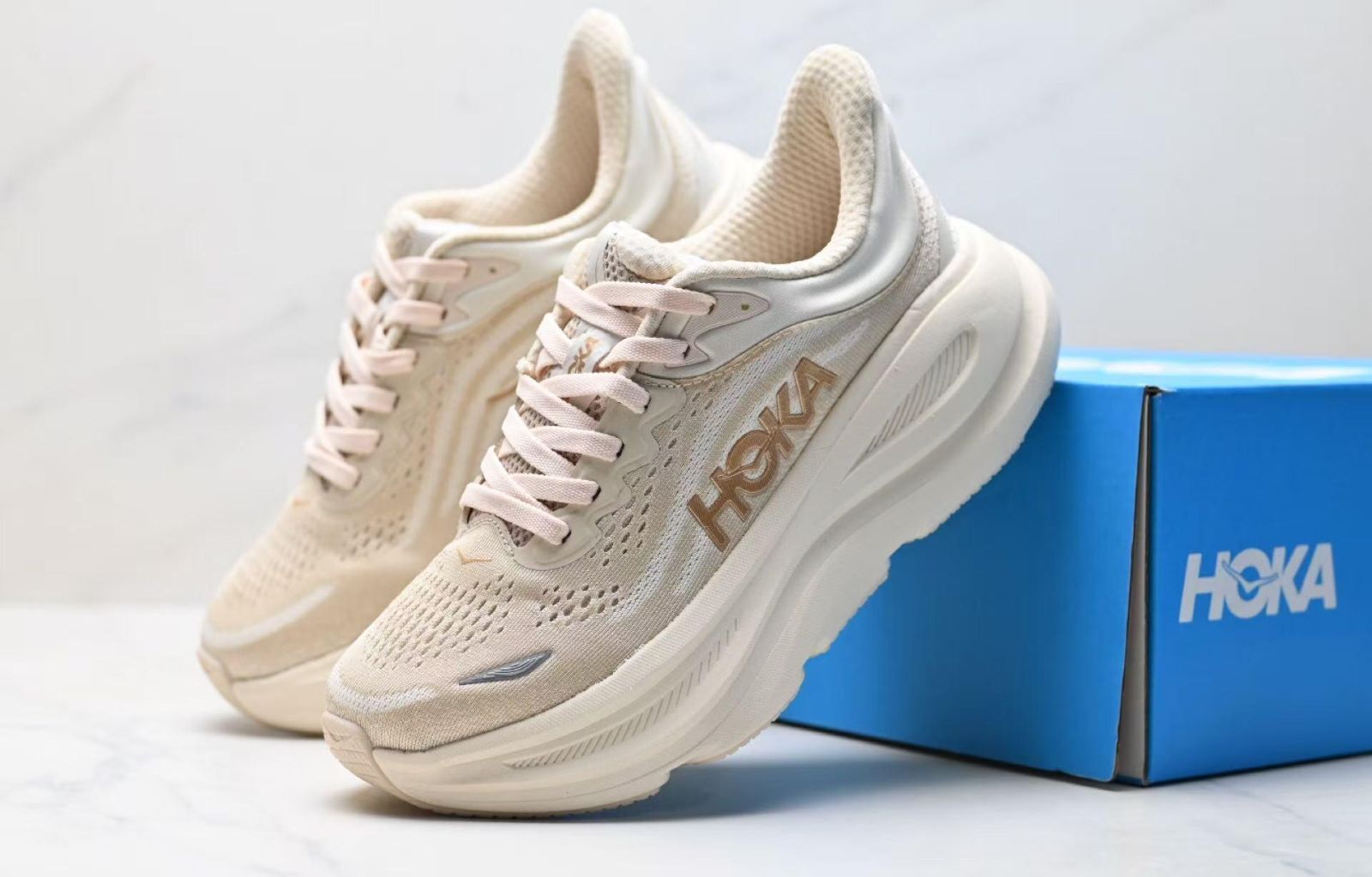 Bondi 9 ボンダイ スニーカー ランニングシューズ ランニング マラソン ランシュー ベージュ