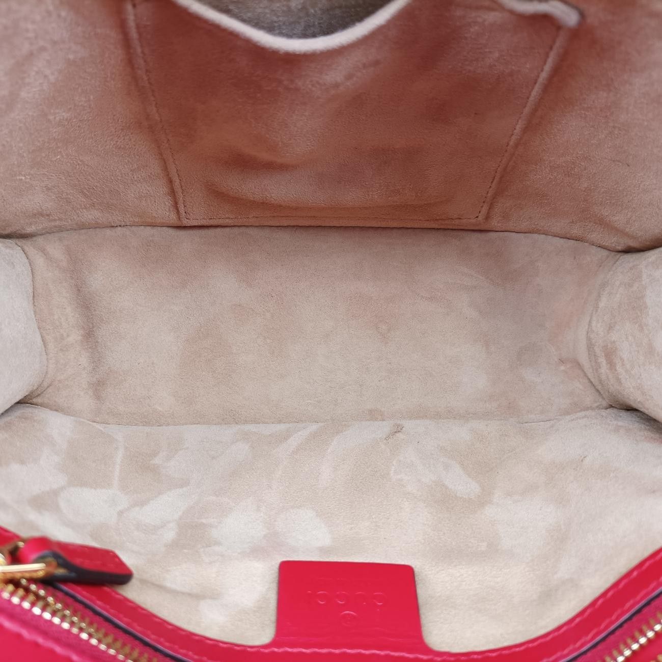 グッチGucciシルヴィレッド×ネイビーレザー421882I026083515