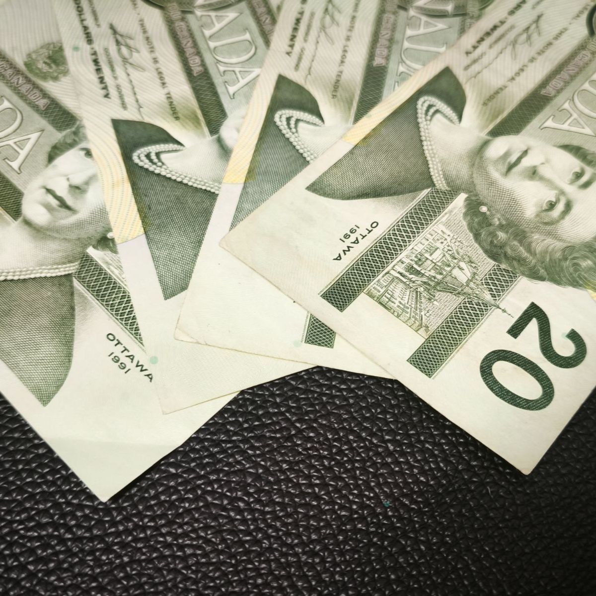 旧カナダ紙幣 20ドル 10ドル エリザベス女王 SNA 225102602608KE WWW_IBETON_RU