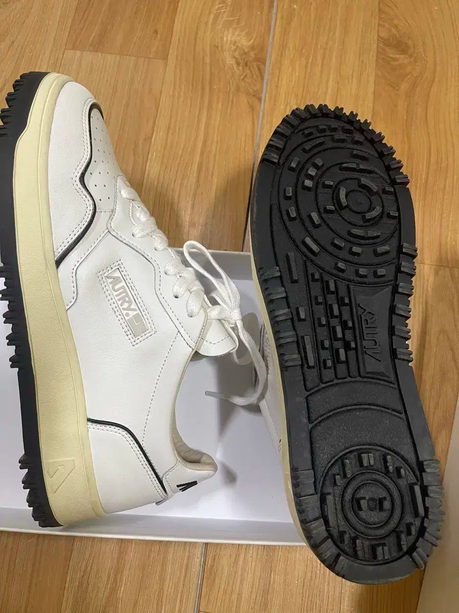 AUTRY(オートリー) ゴルフシューズ