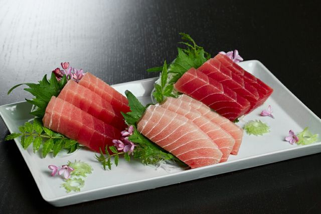 送料無料 神奈川 「三浦三崎」 目鉢まぐろの詰合せ 大トロ100g、中トロ200g、赤身200g×各1) お取り寄せ ギフト 詰合せ セット グルメ