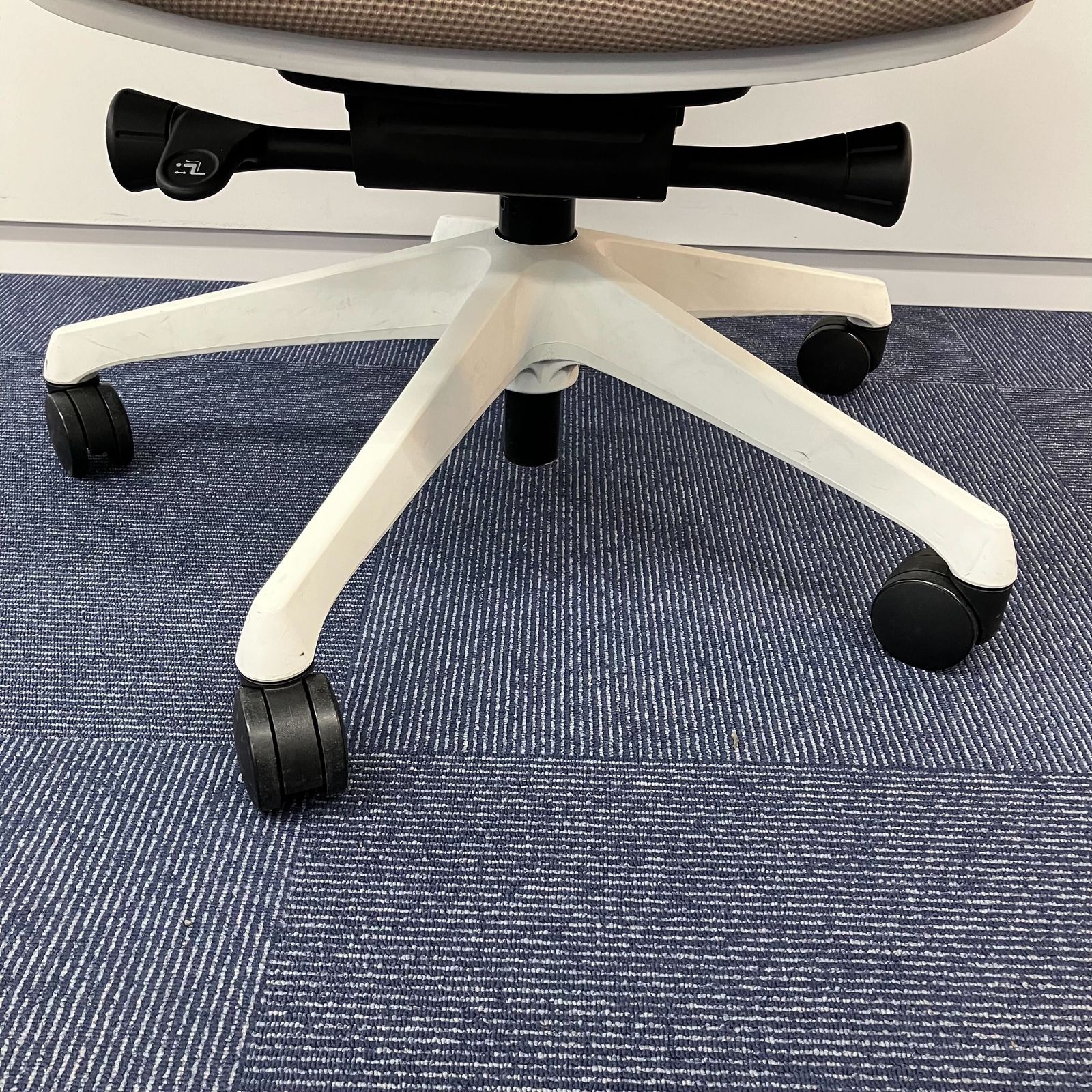 中古 A(中古品)】Sylphy(シルフィー) C686XW-FMP7 オカムラ