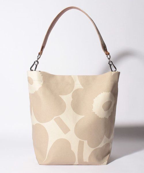 Marimekko Kuunsade Unikko ショルダーバック - メルカリ Marimekko Kuunsade Unikko ショルダーバック - メルカリ