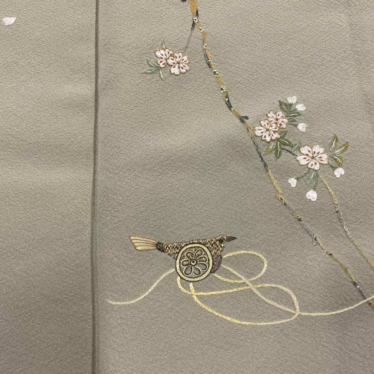 付下げ 身丈162.5cm 裄丈65cm M 袷 桜 玩具 刺繍 金糸 灰緑 正絹