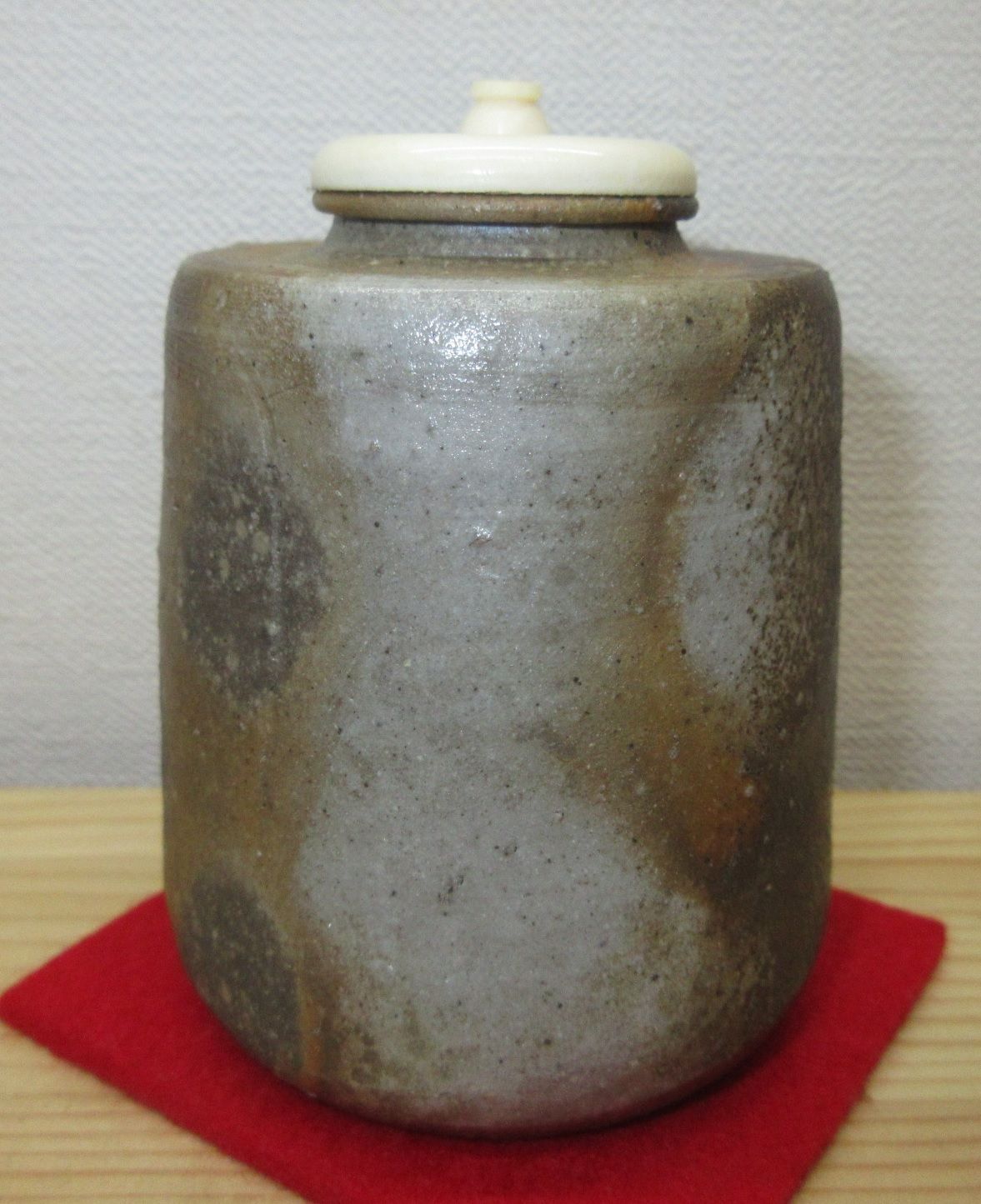 逢絢亭 茶道具 茶入 備前焼 肩衝茶入 仕覆２点付き 伊勢崎競 共箱入り