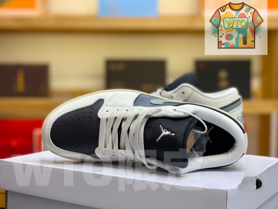 お値下げしました??即購入新品箱付?? Nike Air Jordan 1 Low