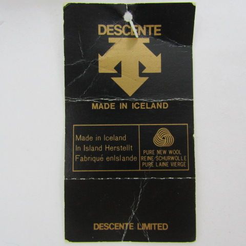 【新品、タグ付き】デサントDESCENTE 上下セット　セーター、スカートセット デサント セーター トップス 長袖 クルーネック ニット