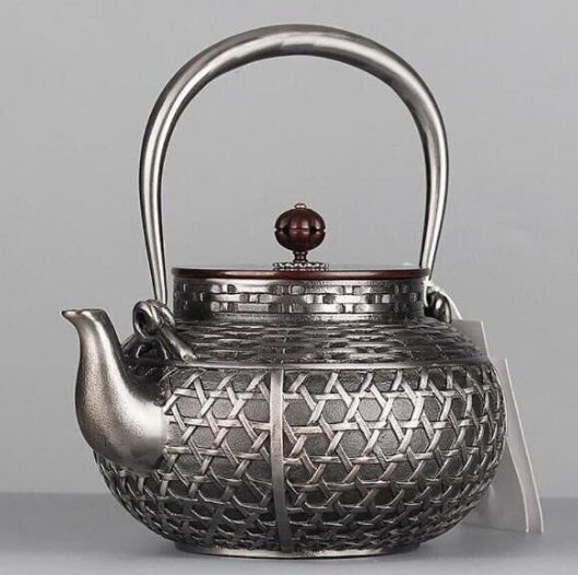 セレブ好物 南部鉄器 砂鉄製 鉄瓶 大容量鉄壺 コーティングなし 手作り純鉄 やかんを沸かす お茶の道具