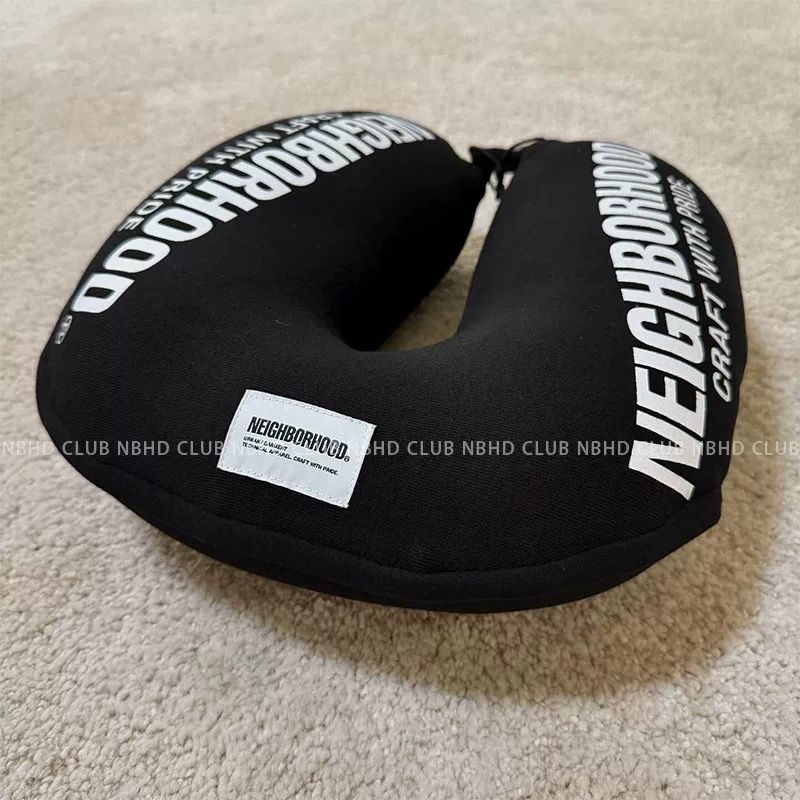 NEIGHBORHOOD LOGO NECK PILLOW ネイバーフッド クロ NEIGHBORHOOD ネックピロー - メルカリ