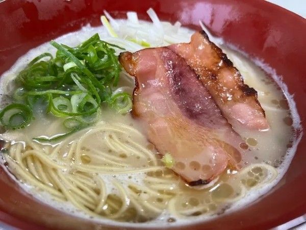 九州とんこつラーメン 五木食品 ねぎとごま油香マイルドな豚骨スープ