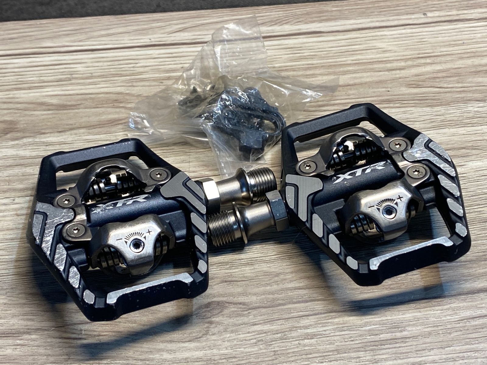 shimano シマノ ビンディングペダル XTR シマノ、新型XTRペダル