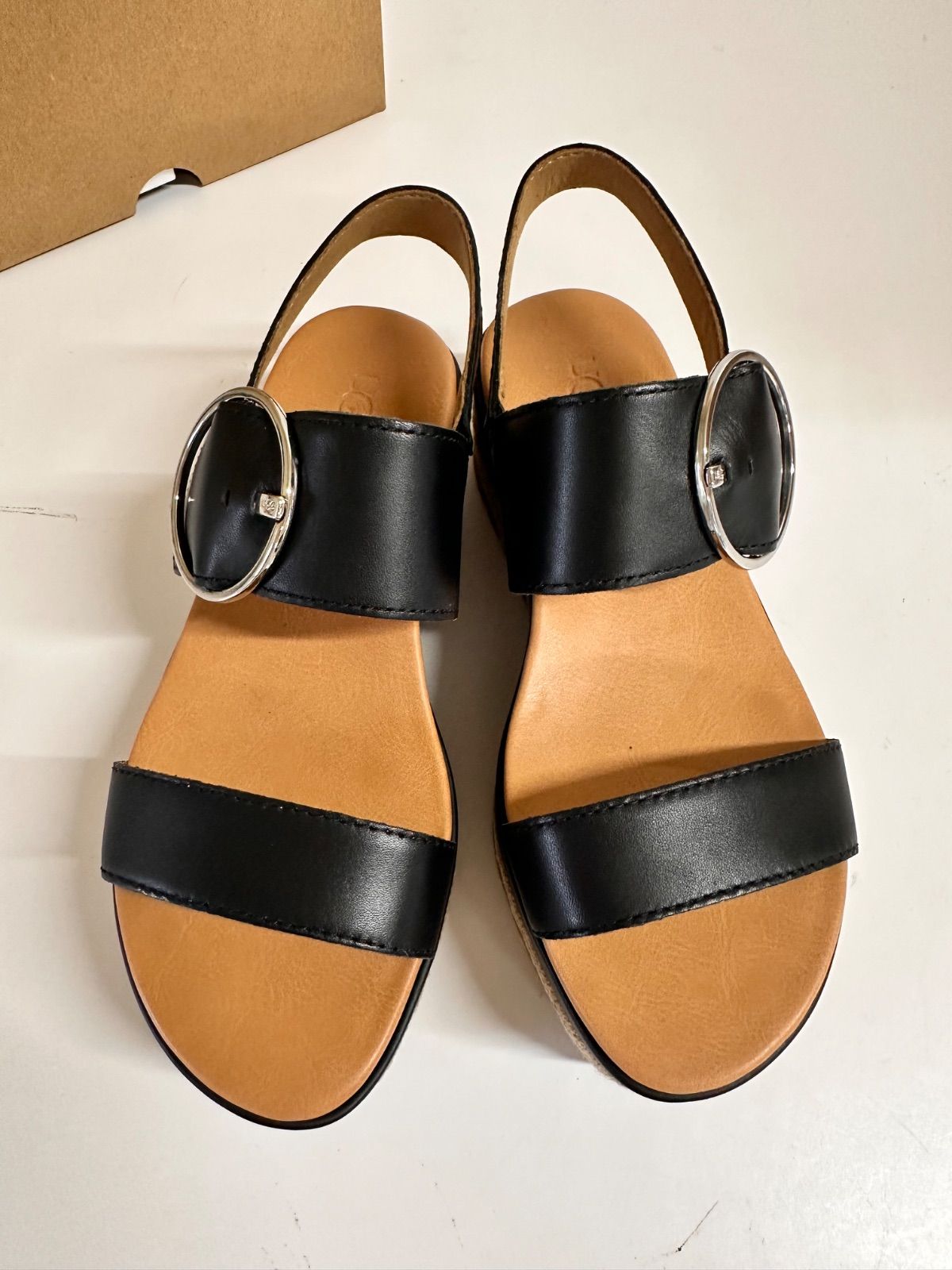 新品未使用 UGG ブラック プラットフォームサンダル UGG アグ サンダル レディース 1152685 ブラック 黒 ベージュ 靴