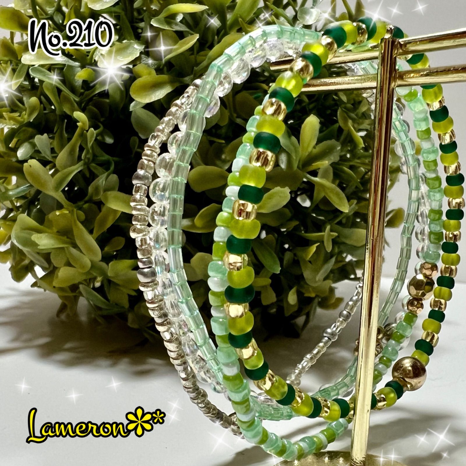 ハンドメイド 5連ビーズブレスレット 緑系 no.210 - メルカリ