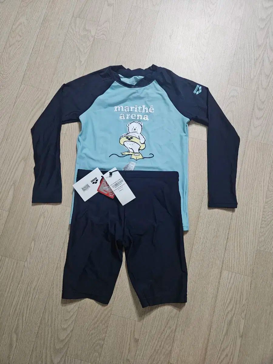 Marithe Francois Girbaud マリテフランソワジルボー Arena アリーナ 男児 キッズ ラッシュガード セット