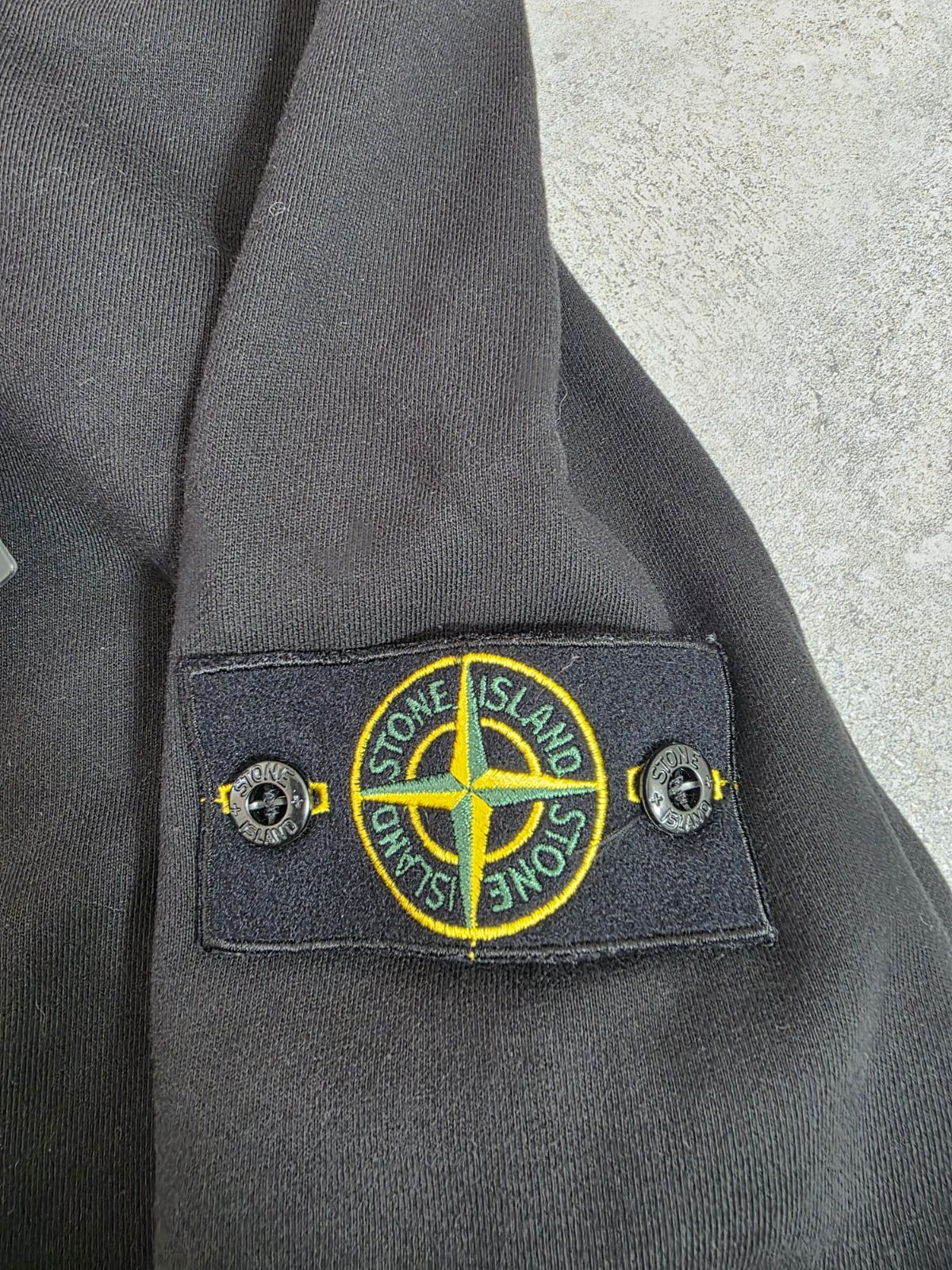 24AW STONE ISLAND(ストーンアイランド) バッジワッペン付き
