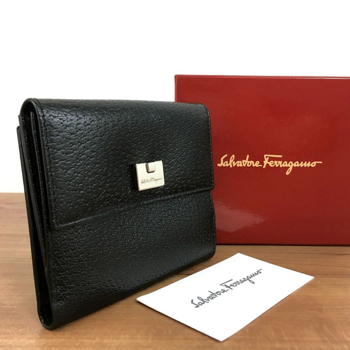 極美品 Salvatore Ferragamo コンパクトウォレット 204