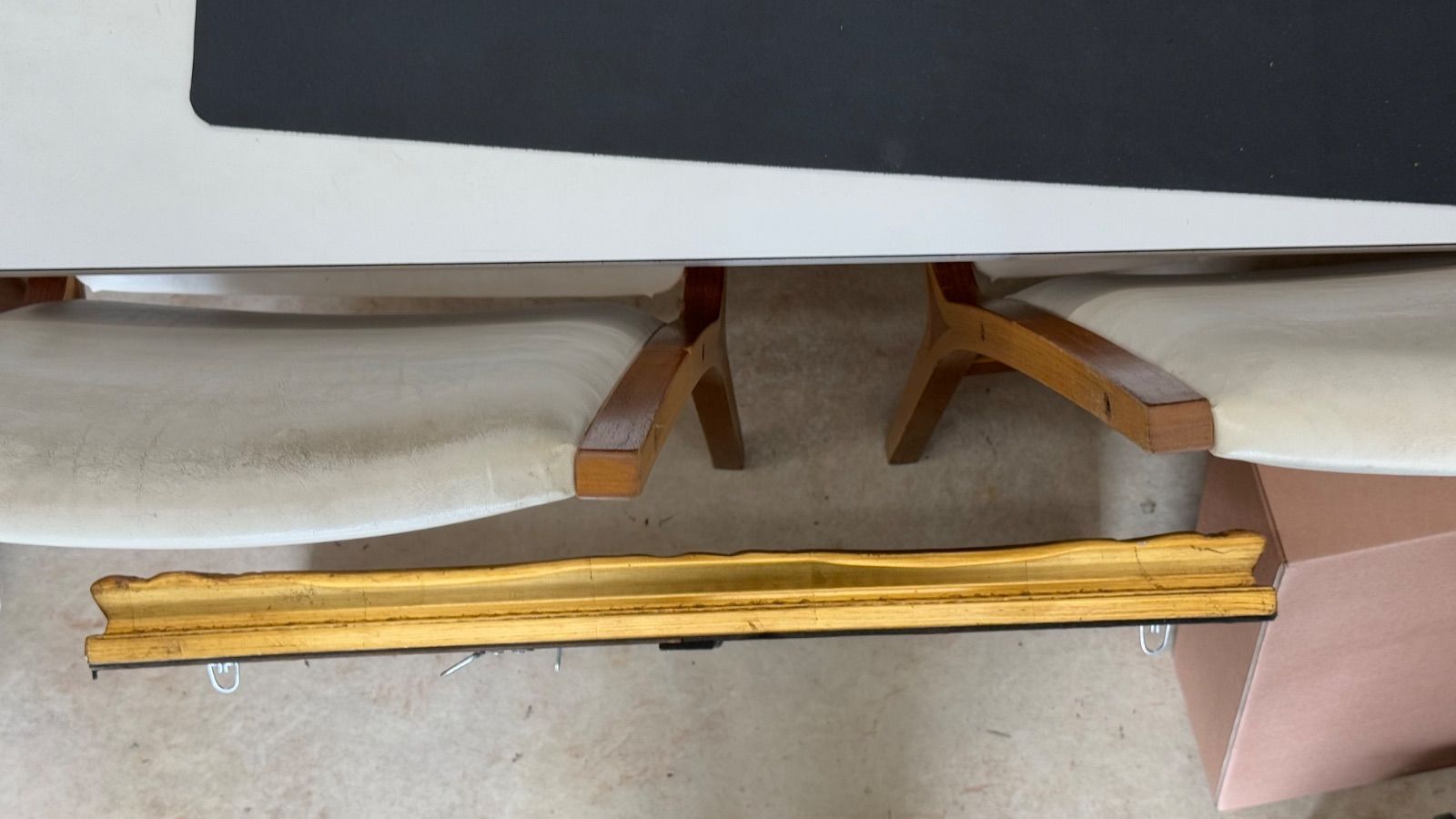 ゴールド額縁 装飾ミラー ウォールミラー バロック ロココ調 金色フレーム 鏡 壁掛け 立て掛け メイク ミッドセンチュリー レトロ クラシック 玄関 リビング インテリア デコラティブ アンティーク風 オブジェ おしゃれ NEXPOTALLINN_EU